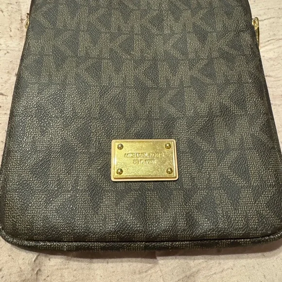 Michael Kors Gray and Gold Ipad/Tablet case - Picture 1 of 4